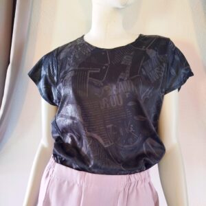 Haut noir manches courtes imprimé taille 42