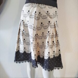 Jupe courte brodée "vero moda"
