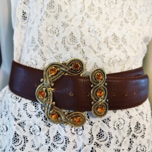 Ceinture vintage en cuir marron à boucle dorée "Christine de Saint Paul"